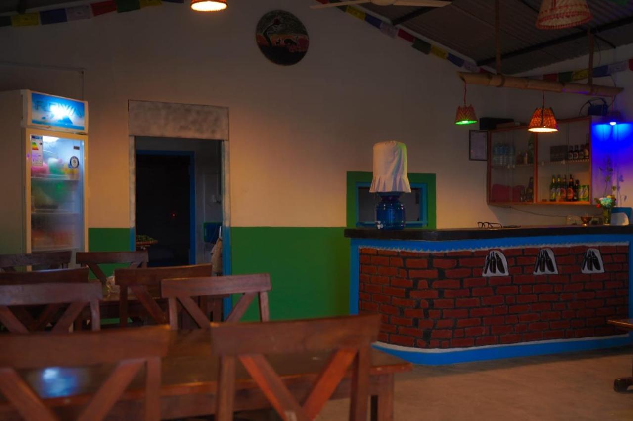 Bamby Chilling House - Feel The Nature Sauraha Esterno foto